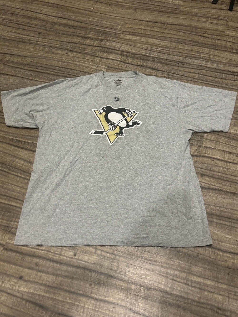 Pittsburgh Penguins NHL Evgeni Malkin #71 Short Sleeve Shirt, Size Adult Large